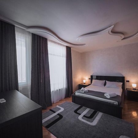 Makos Guest House Кутаиси Екстериор снимка
