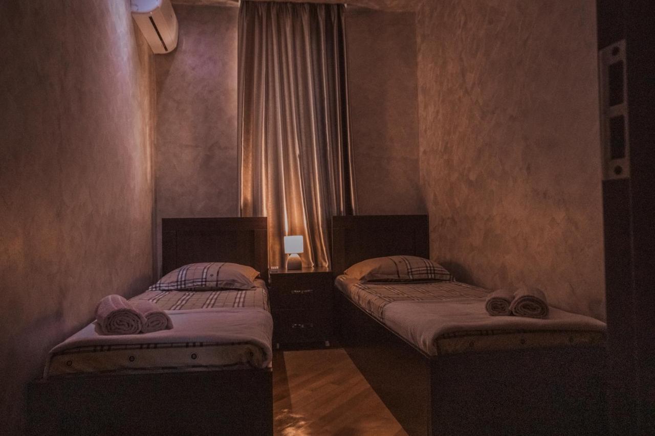 Makos Guest House Кутаиси Екстериор снимка