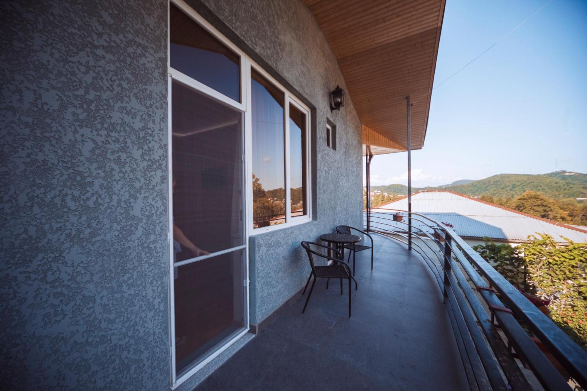 Makos Guest House Кутаиси Екстериор снимка