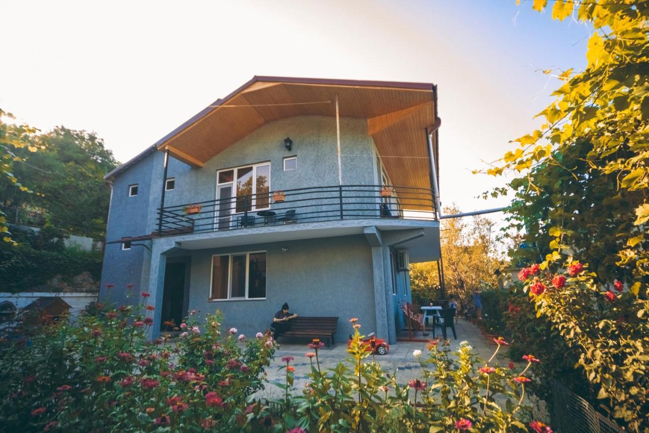 Makos Guest House Кутаиси Екстериор снимка
