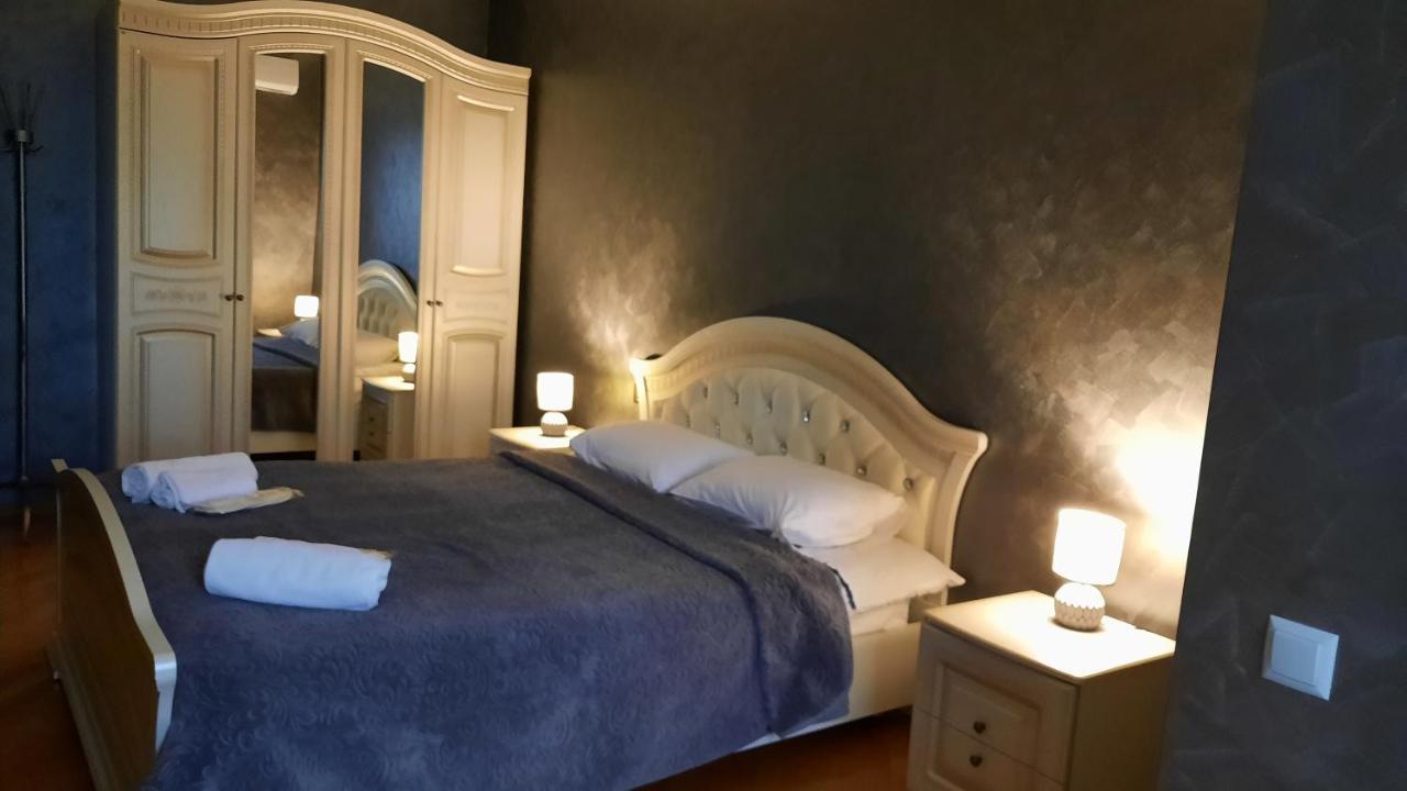 Makos Guest House Кутаиси Екстериор снимка