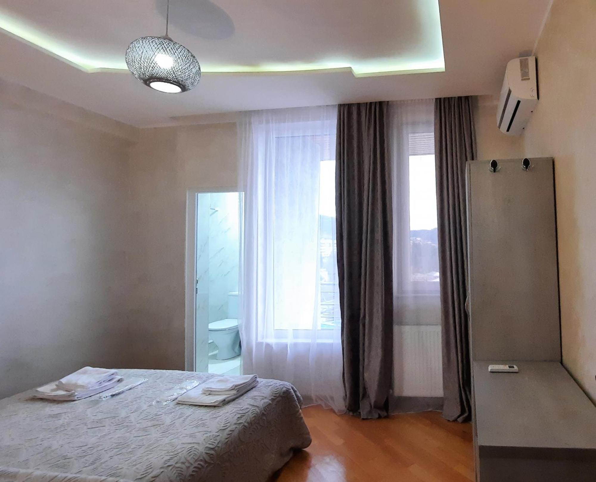 Makos Guest House Кутаиси Екстериор снимка