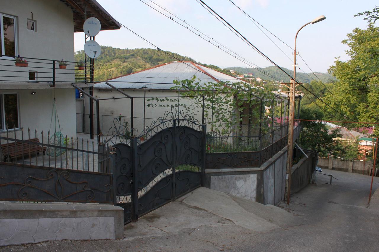 Makos Guest House Кутаиси Екстериор снимка