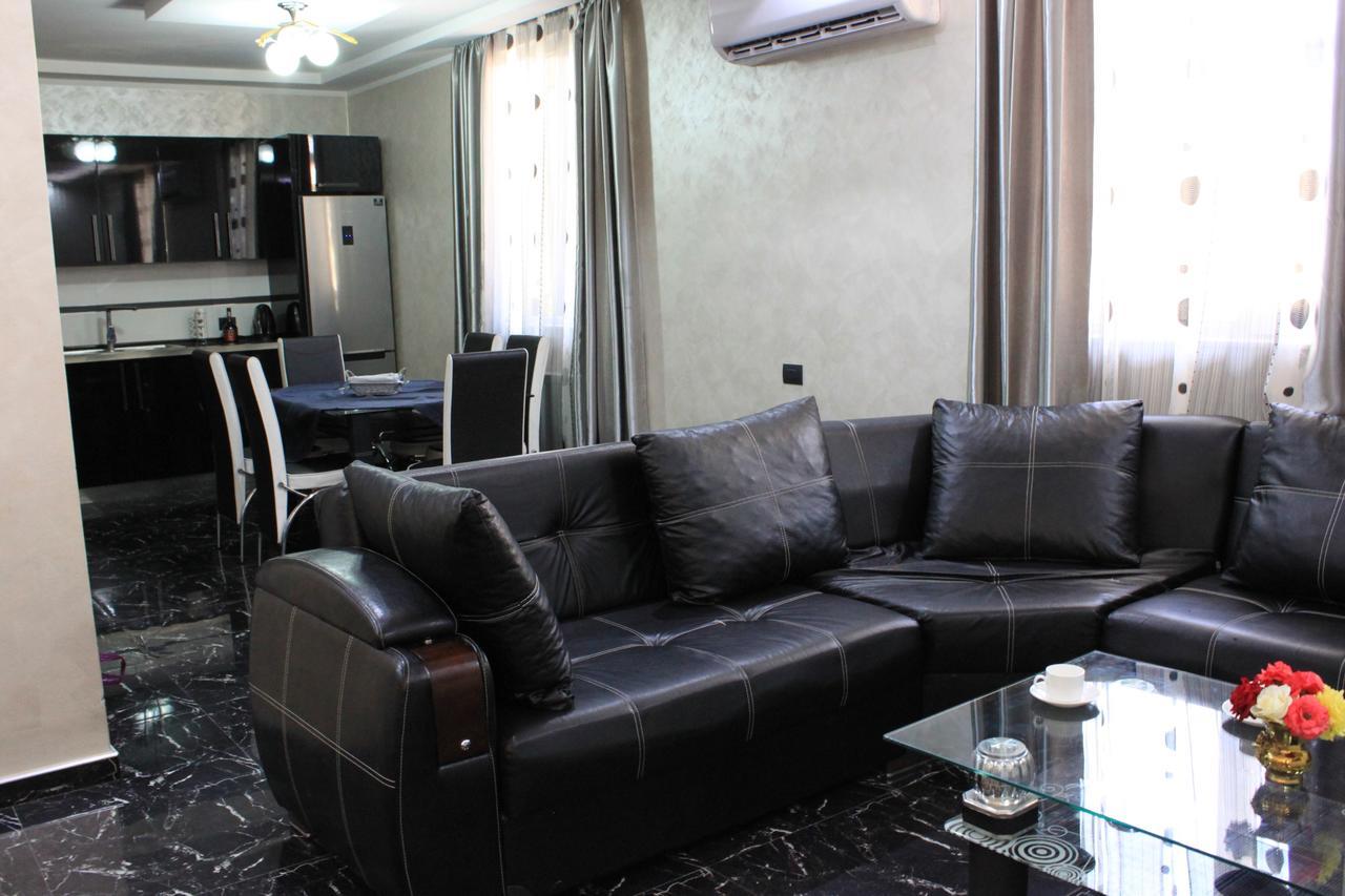 Makos Guest House Кутаиси Екстериор снимка