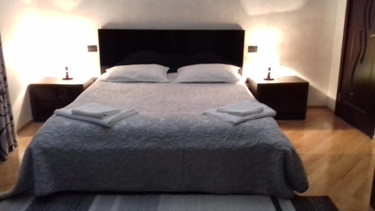 Makos Guest House Кутаиси Екстериор снимка