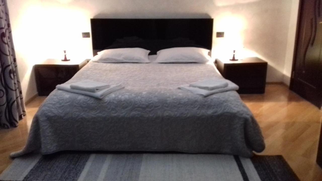 Makos Guest House Кутаиси Екстериор снимка